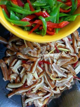 Stir-fried Pig's Ears, The Most Classic Beauty Dish in Hot Weather recipe
