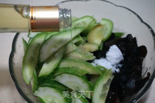 【beijing】chilled Fungus and Cucumber Slices recipe