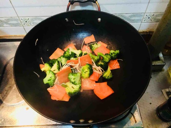Seasonal Vegetable Broccoli recipe