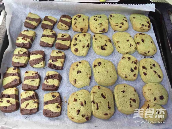 Chocolate and Green Tea Cranberry Cookies recipe
