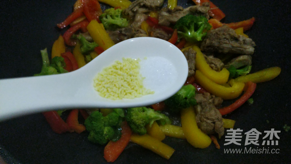 Bell Pepper Duck Cold Noodle recipe