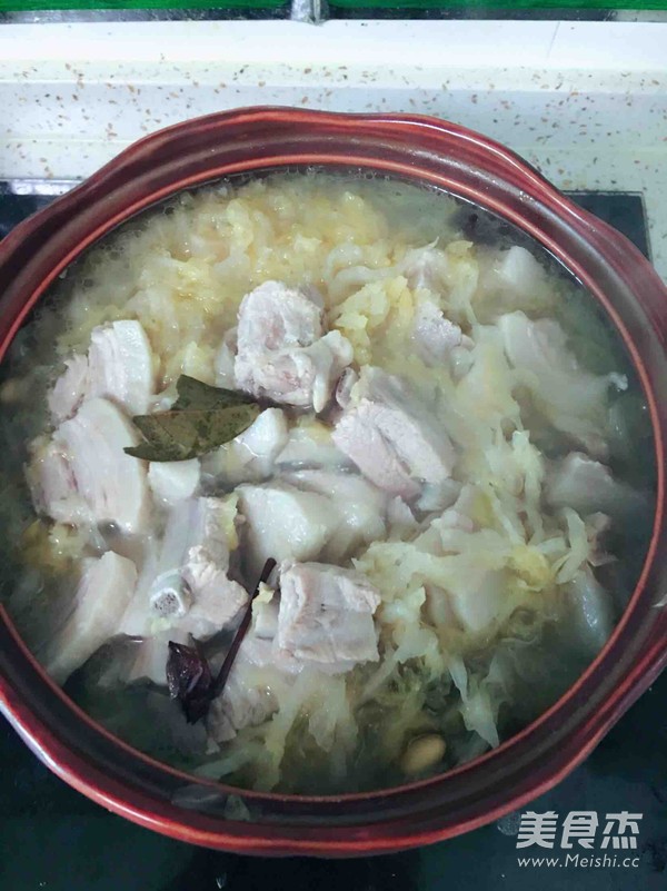 Braised Sauerkraut with Pork Ribs recipe