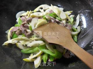 Stir-fried Lebanese with Hot Pepper Chicken Gizzards recipe