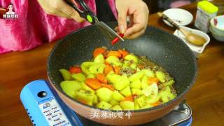 Stir-fried Potatoes with Korean Minced Beef recipe