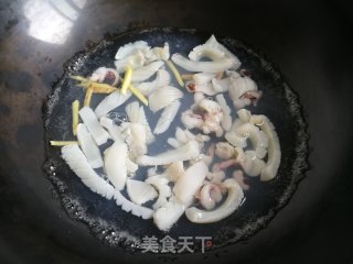 Stir-fried Cuttlefish with Garlic Moss recipe