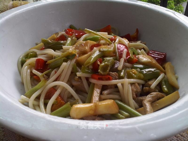 Fried Round Noodles with Vegetables recipe