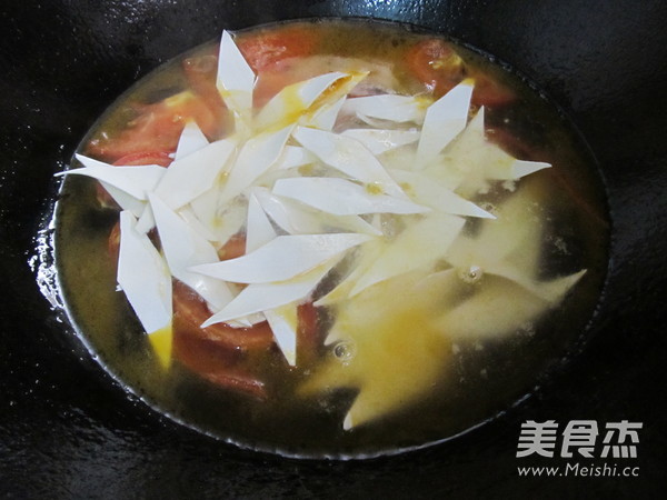 Tomato Egg Noodle Soup recipe