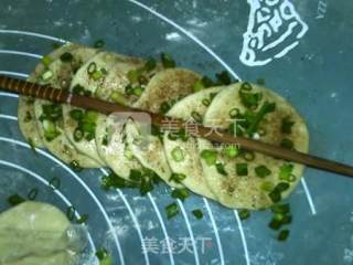 Salt and Pepper Scallion Rose Roll recipe