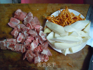 [cordyceps Flower Spare Ribs and Yam Soup]---the Sixth Dish of The New Year’s Eve "shoushan Fuhai" recipe