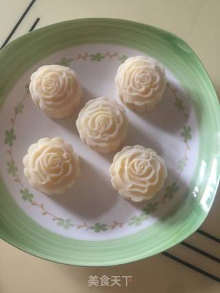 Custard Snowy Mooncakes recipe