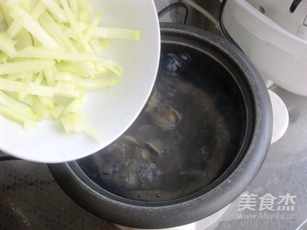 White Radish and White Clam Soup recipe