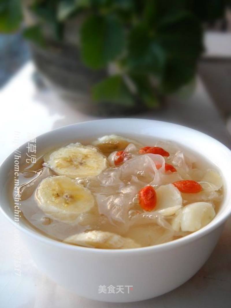Banana Lily Tremella Soup recipe