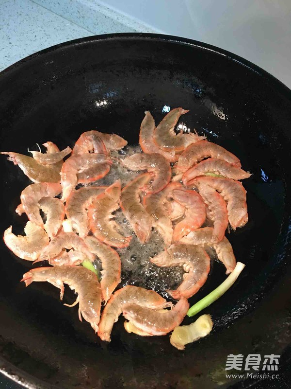 Stir-fried Garlic Shrimp with Ginger and Scallion recipe