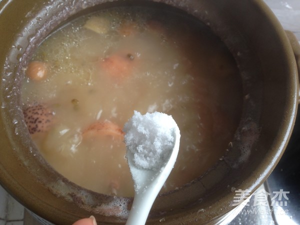 Pork Bone Soup with Lotus Root and Mung Beans recipe