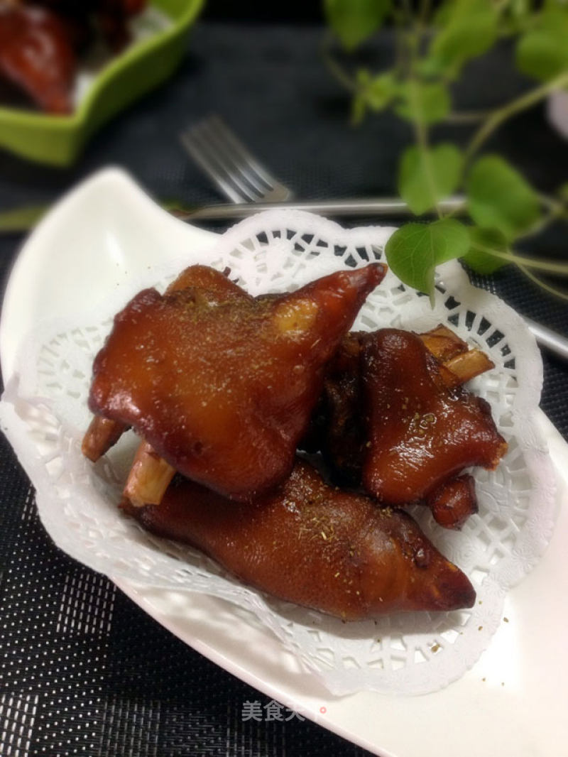 Roasted Cumin Pork Knuckles recipe