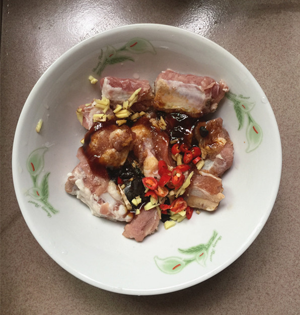 Steamed Pork Ribs with Mushrooms recipe