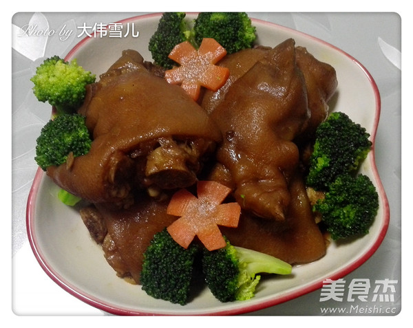 Xiaobai Version of Soy-flavored Pig Trotters recipe