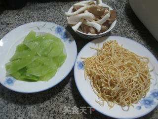 Xiuzhen Mushroom Lettuce Boiled Dried Shreds recipe