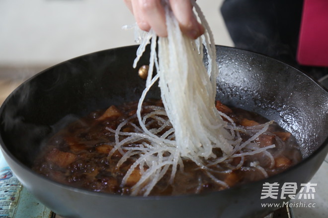 Pork Stew Noodles recipe