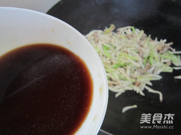 Stir-fried Shredded Pork with Pleurotus Eryngii recipe