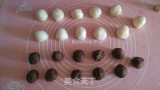 50g Snowy Moon Cake (double Filling: Mung Bean and Red Bean) recipe