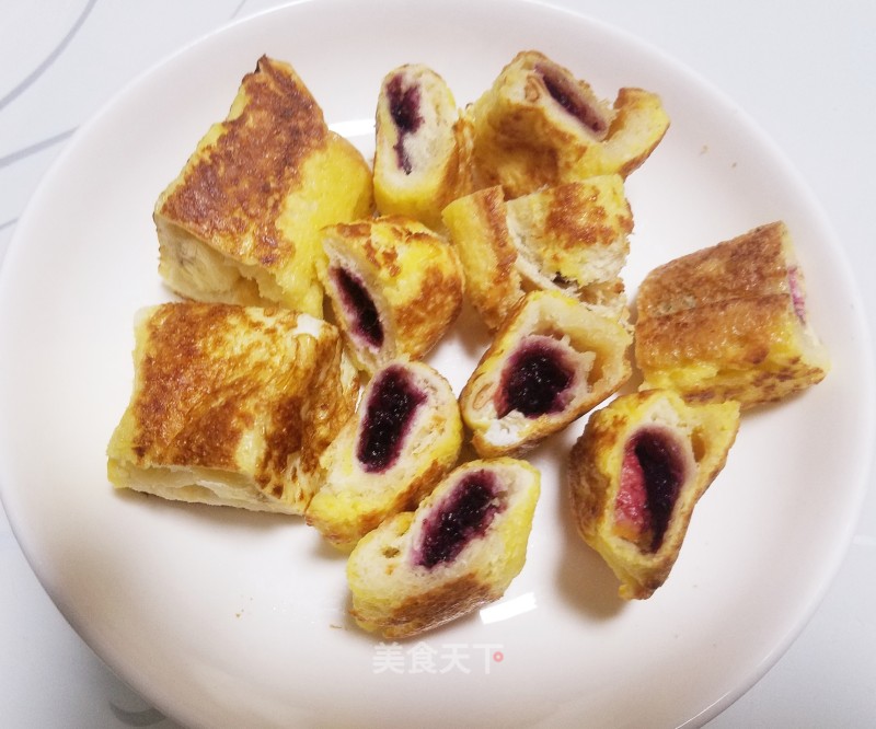 Blueberry Toast Roll recipe