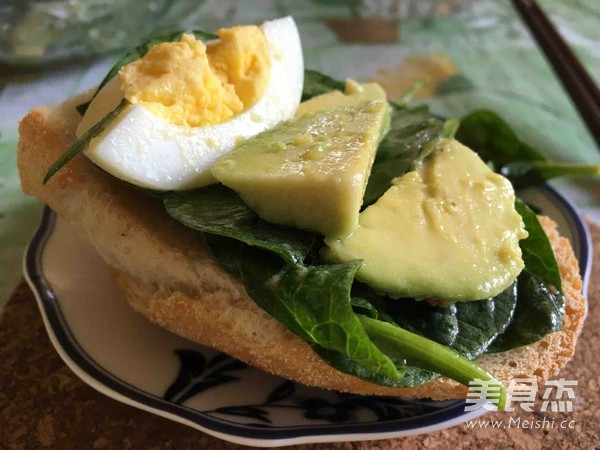 Baby Spinach and Avocado Salad recipe