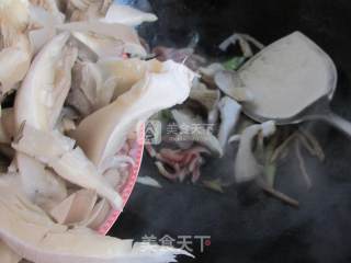 Delicious Shredded Pork and Mushroom Soup recipe