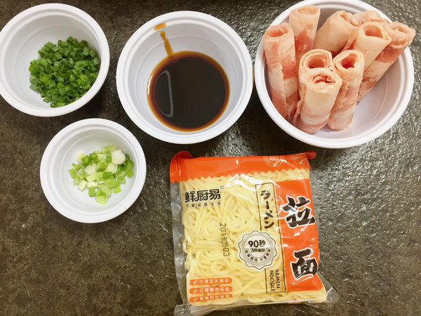 Unique Stir-fried Ramen with Beef and Beef in Oyster Sauce recipe