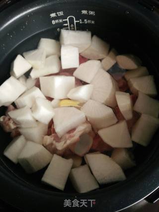 Autumn Nourishing Yin and Nourishing Lungs (white Radish Bone Soup) recipe