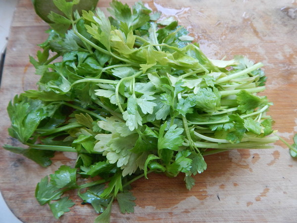 Steamed Eggs with Celery Leaves recipe