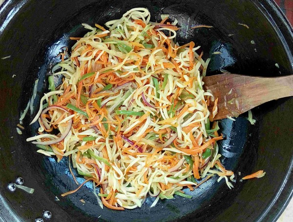 Serving Dishes-fried Three Shreds of Peppers and Shallots recipe