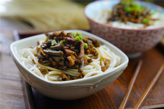 Rice Noodles with Minced Pork recipe