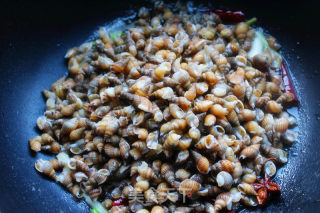 Stir-fried Small Conch recipe