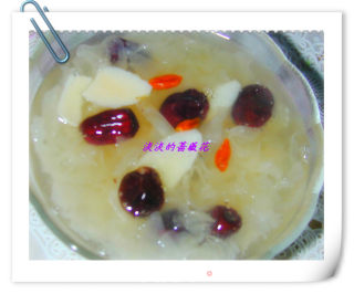 Nourishing White Fungus Soup that Nourishes Lungs and Relieves Cough, Clears Heart and Calms The Mind recipe