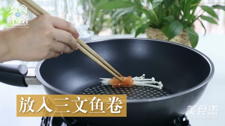 Salmon and Enoki Mushroom Roll recipe