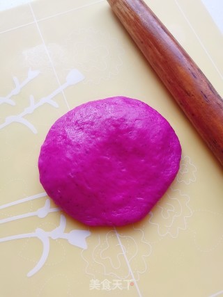 Pitaya Mochi Soft European Buns recipe