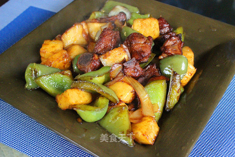 Grilled Pork Ribs with Green Pepper and Pineapple recipe