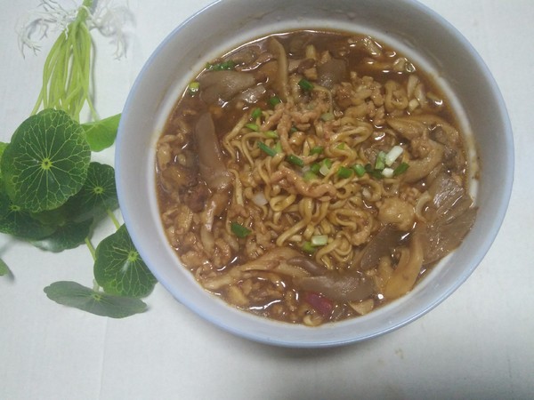 #中卓炸酱# Instant Noodles with Shredded Pork and Mushroom recipe