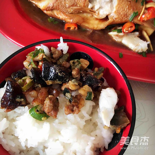 Stir-fried Minced Pork with Preserved Egg with Double Pepper recipe