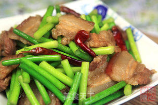 Stir-fried Pork with Garlic Sprouts recipe