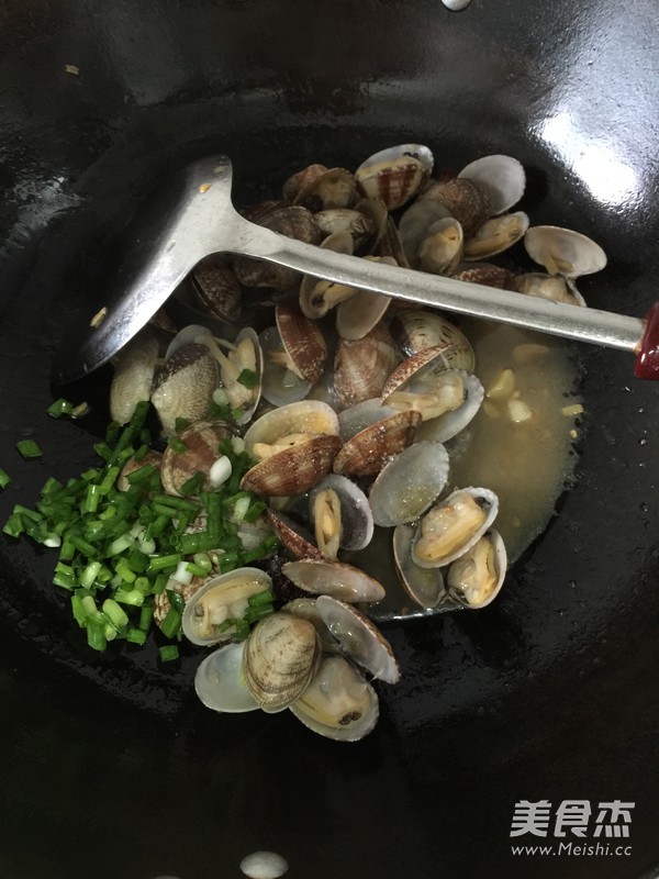 Stir-fried Clams recipe
