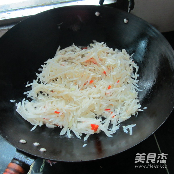 White Radish Shreds with Black Bean Sauce recipe