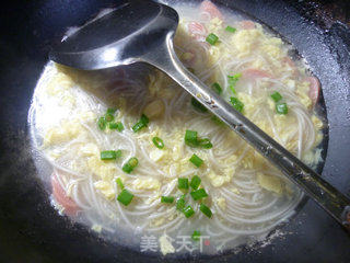 Ham Sausage and Egg Flower Soba Noodles recipe