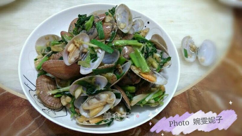 Stir-fried Clams with Ginger, Onion and Garlic
