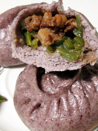 Diced Pork Buns with Purple Rice and Green Pepper recipe