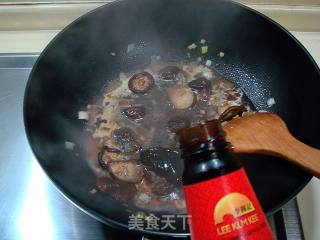 Braised Cabbage with Shiitake and Pork Slices recipe