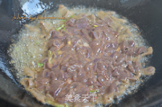 Fried Liver Shreds with Houttuynia Cordata recipe