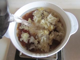 Peach Gum White Fungus Soup recipe