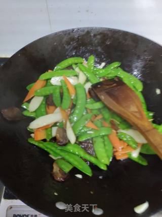 Stir-fried Chinese Yam with Sausage and Snow Pea recipe